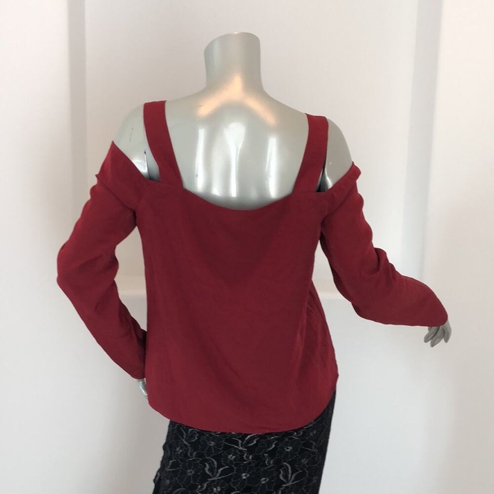 Shades of Blonde Long Sleeve Red Top  Blouse Cut out Accent Light Weigh  Size L - Picture 3 of 7